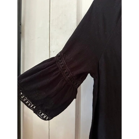 Old Navy Women’s size medium black blouse - Picture 4 of 7